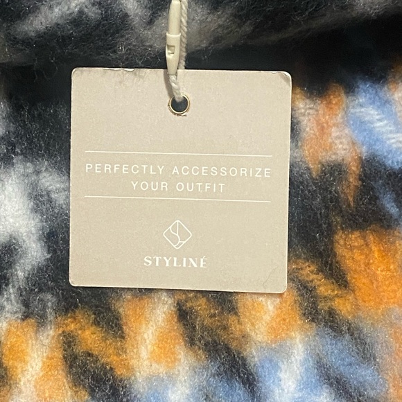 Styline Scarf NWT multicolor 70x15. - Picture 2 of 5